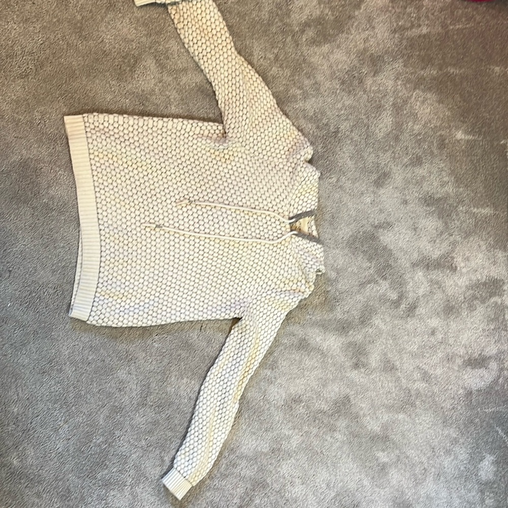 Cute and cozy sweater perfect for winter/fall!